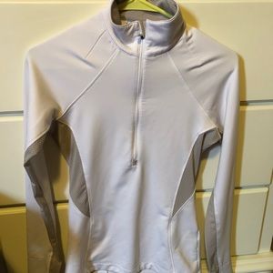 WHITE UNDER ARMOR LONG SLEEVE